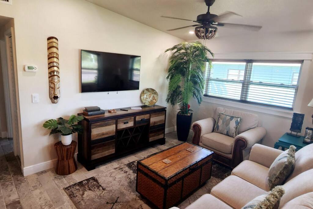Bali Bungalow - Downtown Cocoa Beach Eksteriør bilde
